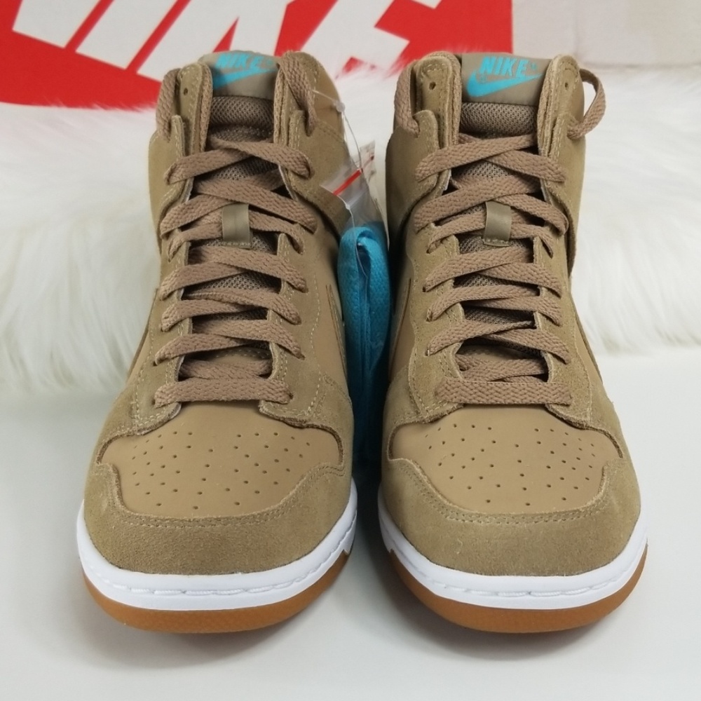 💥SOLD OUT💥Sky High Dunk Essential Womens Sizes - Picture 3 of 8